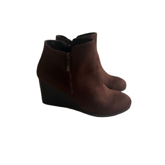 Style & Co. Wynonaa Ankle Boot Chocolate Brown Wedge Side Zip Boots 9.5 NEW - Picture 3 of 13